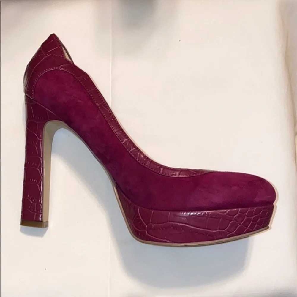 Audrey Brooke Berry Platform Heel in size 8.5M